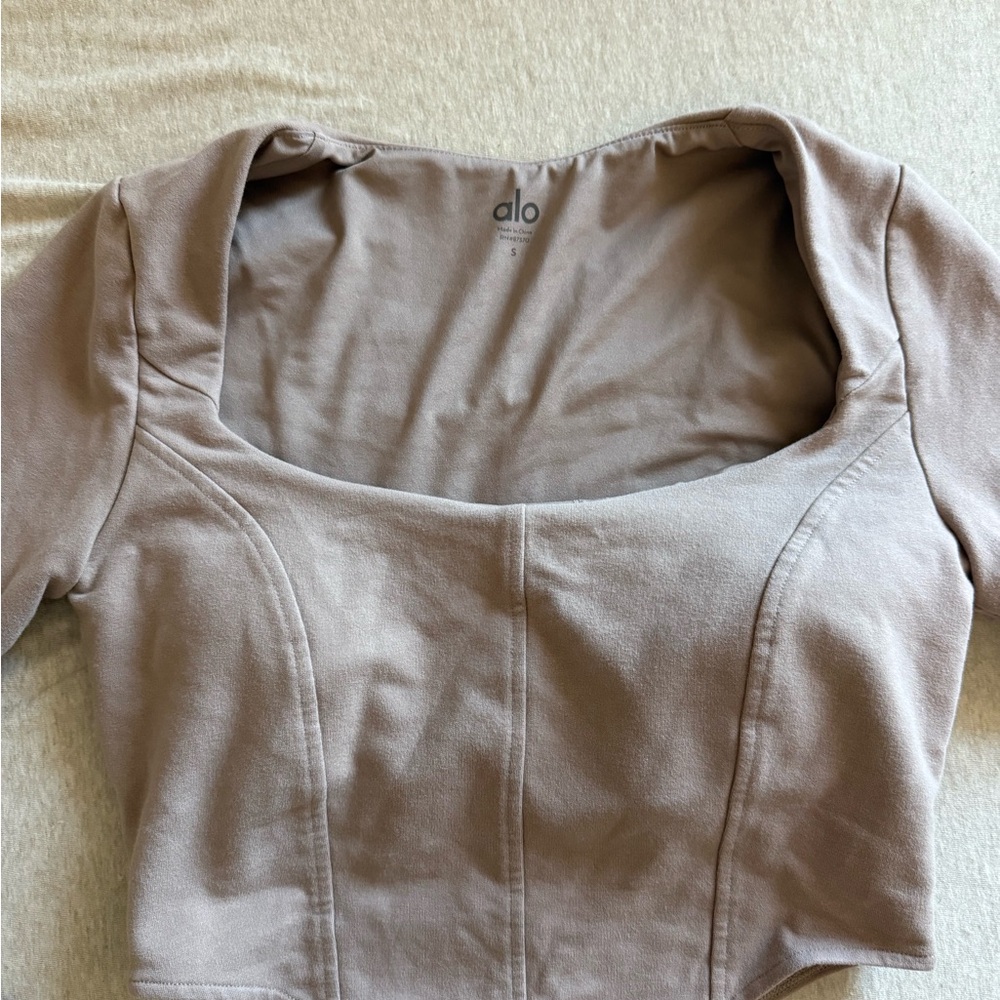 Alo Cropped Tan Long Sleeve - Picture 2 of 5